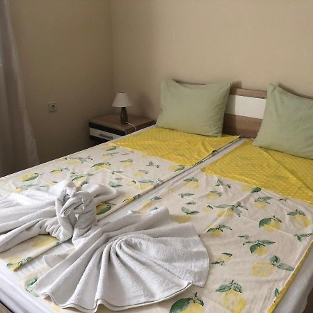 Stoyko'S Guest House Pomorie Bagian luar foto