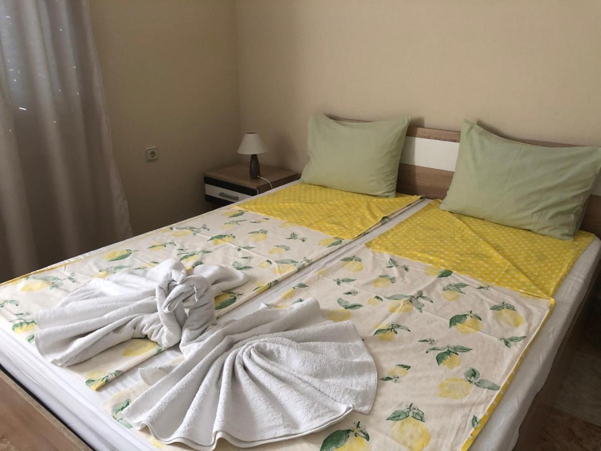 Stoyko'S Guest House Pomorie Bagian luar foto