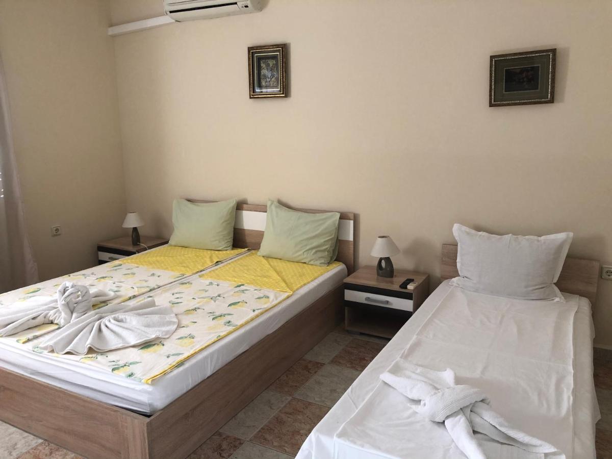 Stoyko'S Guest House Pomorie Bagian luar foto