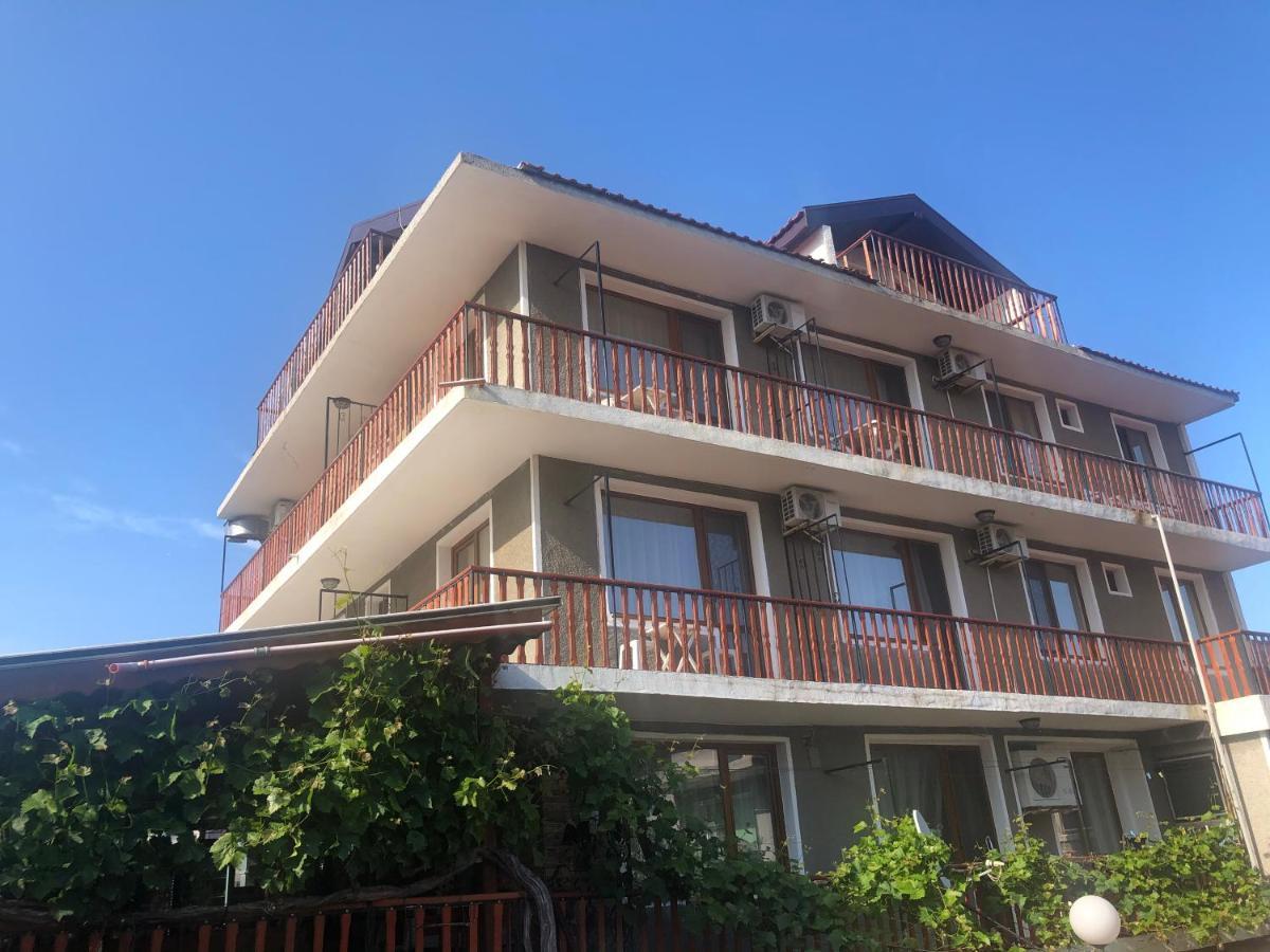Stoyko'S Guest House Pomorie Bagian luar foto