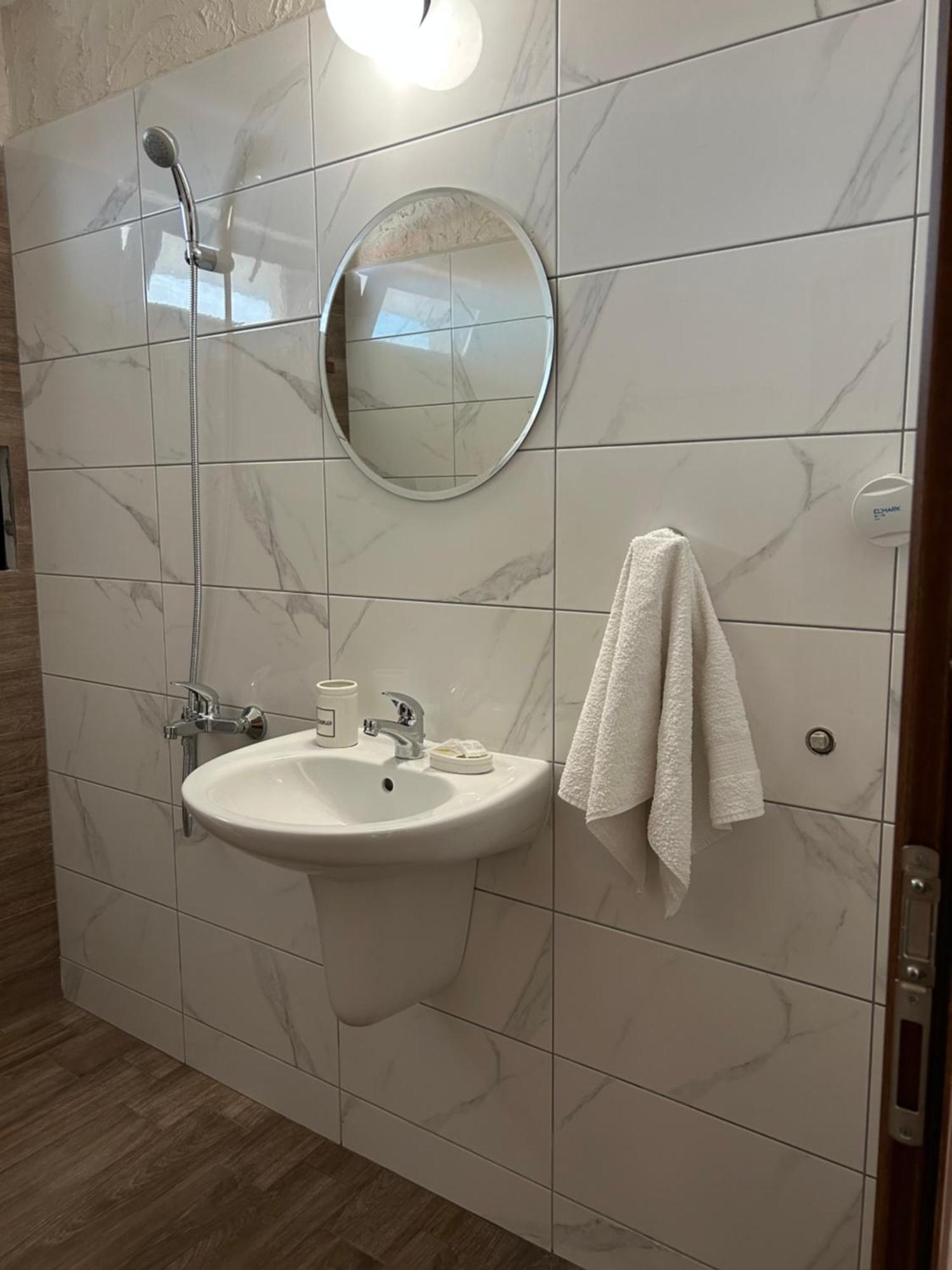Stoyko'S Guest House Pomorie Bagian luar foto