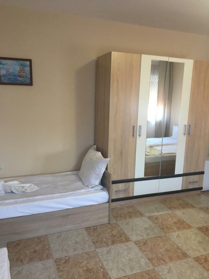 Stoyko'S Guest House Pomorie Bagian luar foto